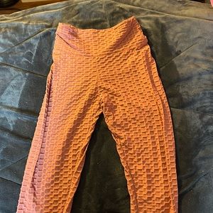 workout leggings. size medium. pink.